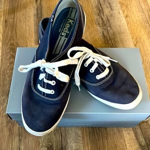 Navy Keds 7.5